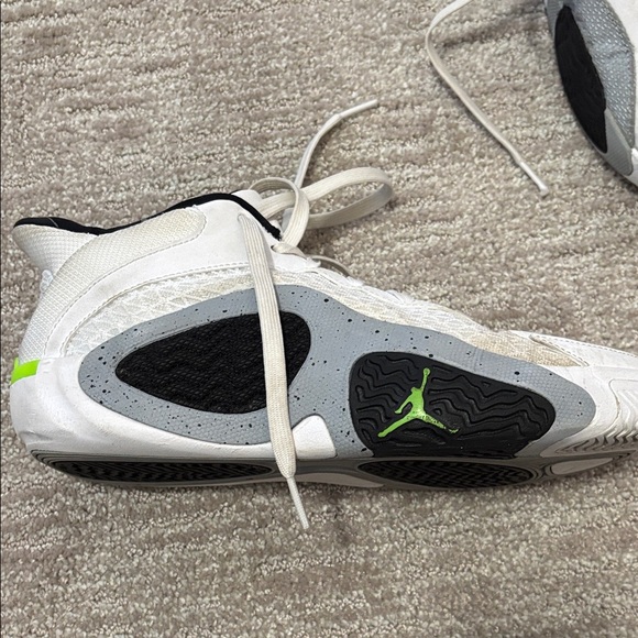 Youth Basketball Shoes - Picture 2 of 4